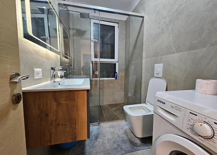 Eni's 公寓 地拉那